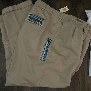 Brand new 50/32 cuffed khaki expendable waist